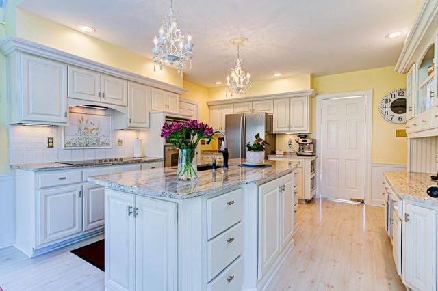 14307 Oak Bluff Court, Louisville, KY 40245