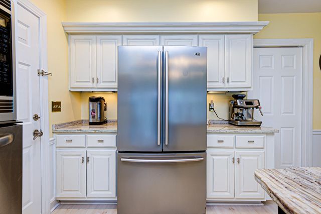 14307 Oak Bluff Court, Louisville, KY 40245