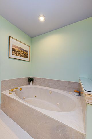 14307 Oak Bluff Court, Louisville, KY 40245