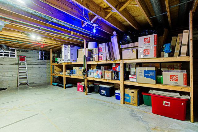 14307 Oak Bluff Court, Louisville, KY 40245