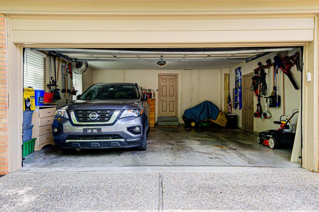 14307 Oak Bluff Court, Louisville, KY 40245