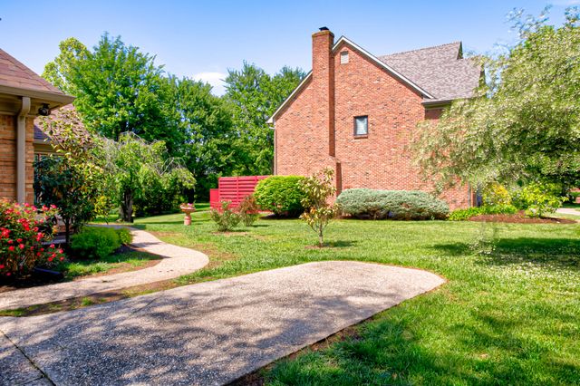 14307 Oak Bluff Court, Louisville, KY 40245