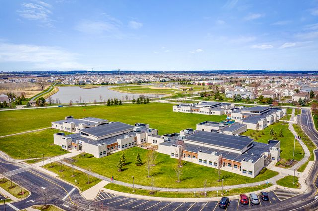 2484 Alison Avenue, Pingree Grove, IL 60140