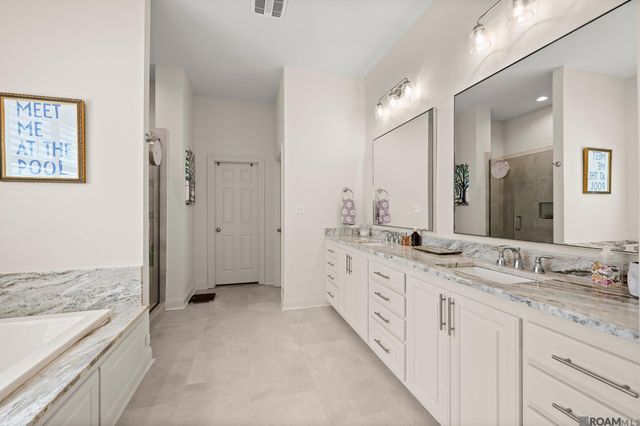 1304 Market Square Rd, Zachary, LA 70791
