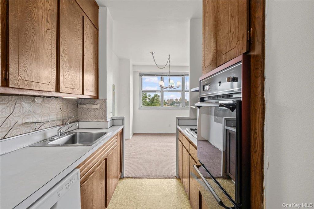 555 Kappock Street 3T, Bronx, NY 10463 — photo 3