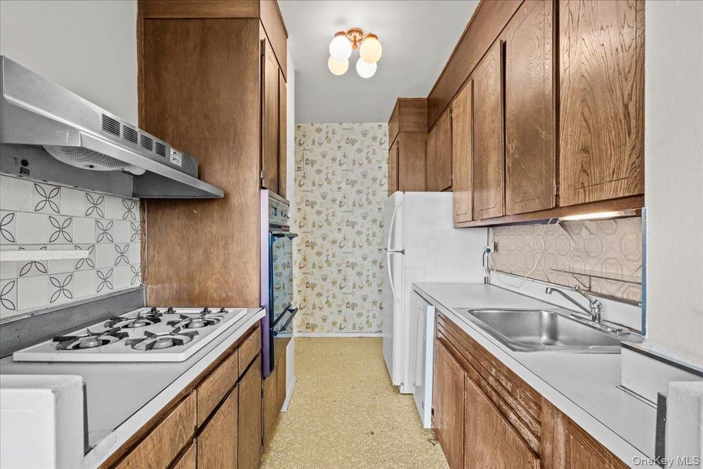 555 Kappock Street 3T, Bronx, NY 10463 — photo 4