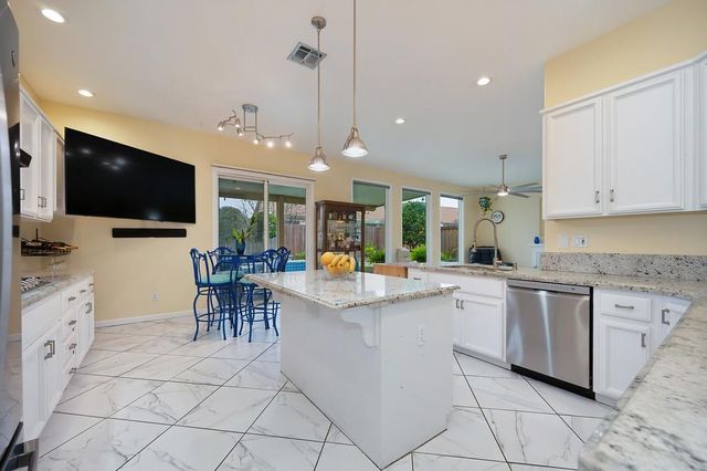 1832 San Gabriel St, Roseville, CA 95747