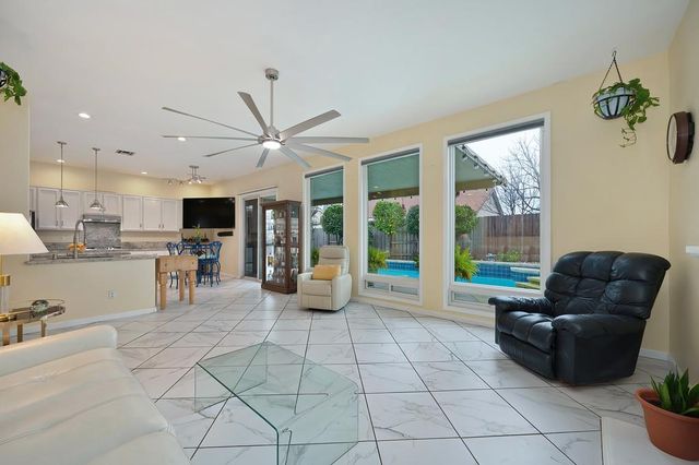 1832 San Gabriel St, Roseville, CA 95747