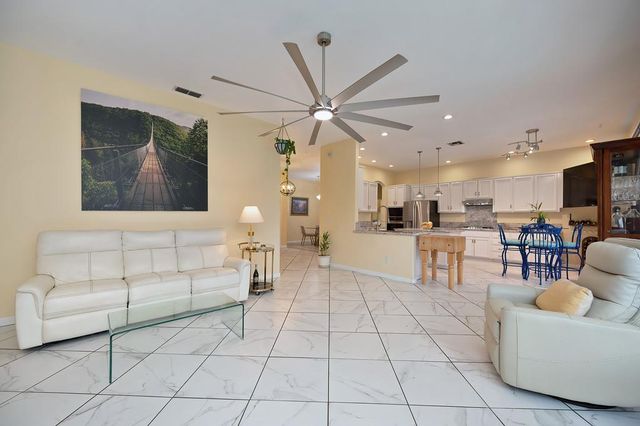 1832 San Gabriel St, Roseville, CA 95747