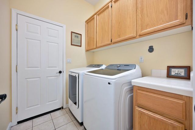 1832 San Gabriel St, Roseville, CA 95747