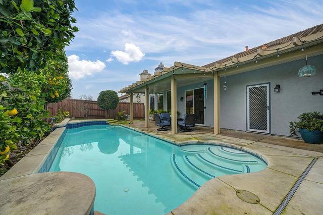 1832 San Gabriel St, Roseville, CA 95747