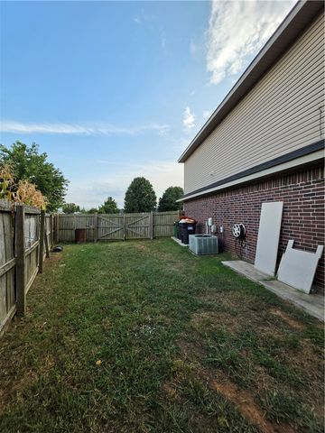 2726 Linden Circle, Springdale, AR 72764