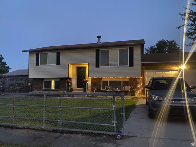 8129 W ARMORIDGE CIR, Magna, UT 84044