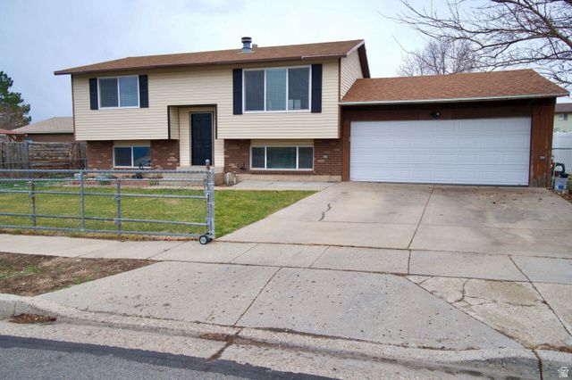 8129 W ARMORIDGE CIR, Magna, UT 84044