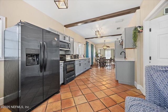 6 E SAN CARLOS Avenue, St. Augustine, FL 32084