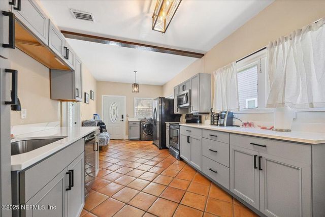 6 E SAN CARLOS Avenue, St. Augustine, FL 32084