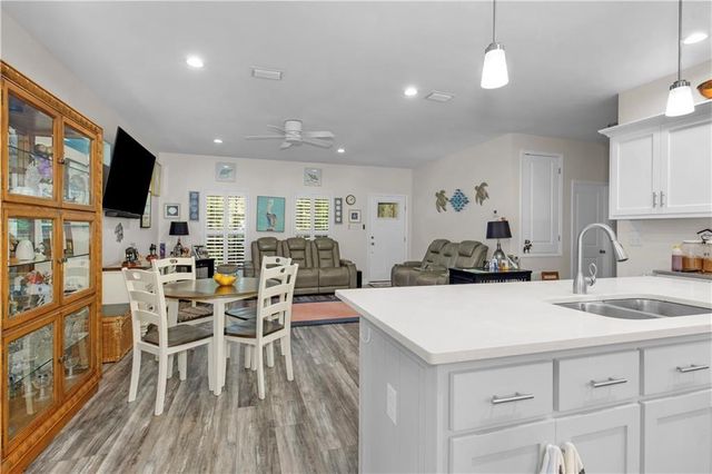 908 Longfellow Place, Dauphin Island, AL 36528