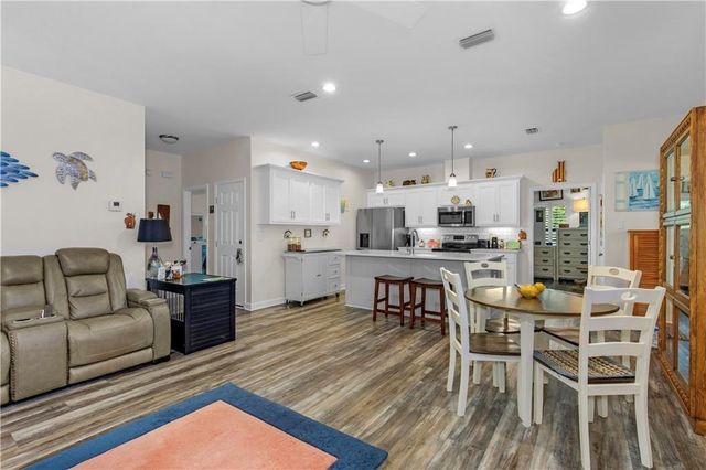 908 Longfellow Place, Dauphin Island, AL 36528