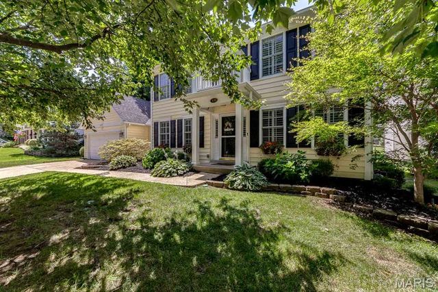 420 Woodview Manor Lane, Kirkwood, MO 63122