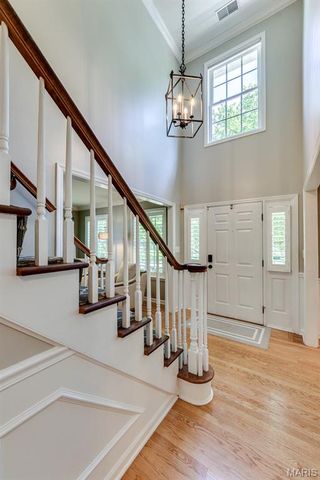 420 Woodview Manor Lane, Kirkwood, MO 63122