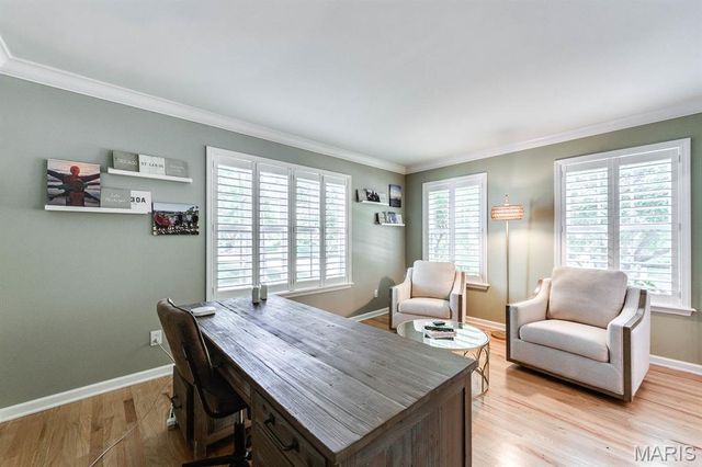 420 Woodview Manor Lane, Kirkwood, MO 63122