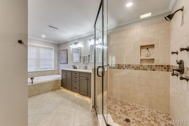 420 Woodview Manor Lane, Kirkwood, MO 63122