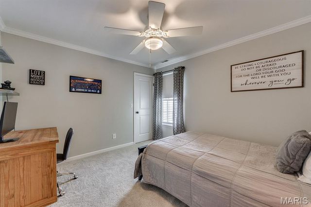 420 Woodview Manor Lane, Kirkwood, MO 63122