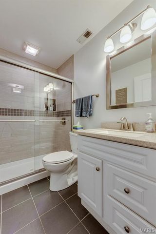 420 Woodview Manor Lane, Kirkwood, MO 63122