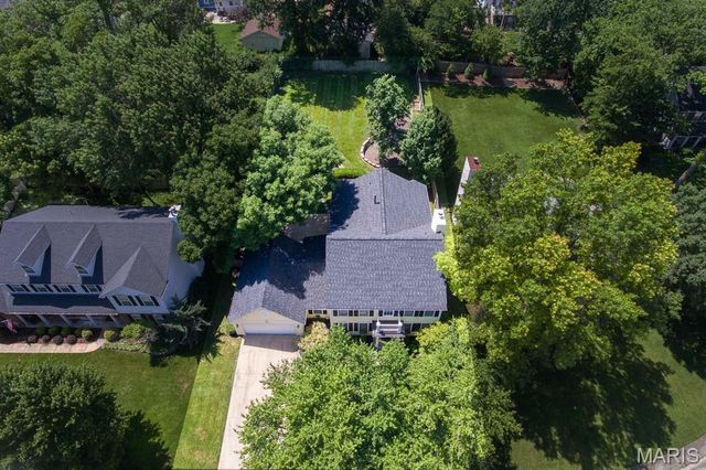 420 Woodview Manor Lane, Kirkwood, MO 63122