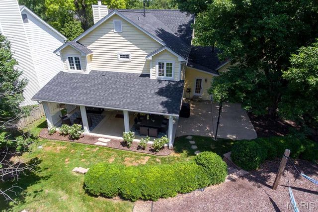 420 Woodview Manor Lane, Kirkwood, MO 63122