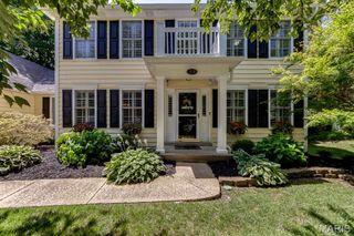 420 Woodview Manor Lane, Kirkwood, MO 63122