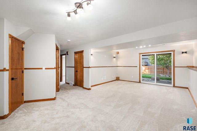 4912 E Brennan Dr Drive, Sioux Falls, SD 57110