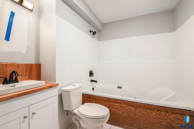 4912 E Brennan Dr Drive, Sioux Falls, SD 57110