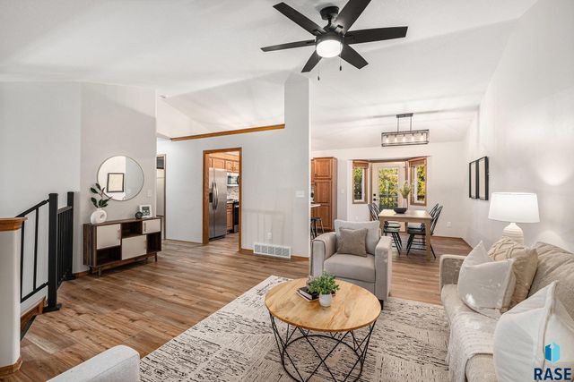 4912 E Brennan Dr Drive, Sioux Falls, SD 57110