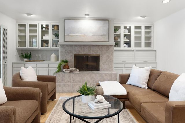 87 Breckenwood Way, Sacramento, CA 95864