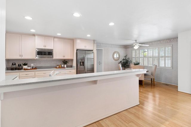 87 Breckenwood Way, Sacramento, CA 95864