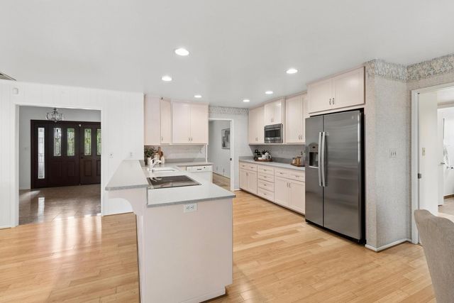 87 Breckenwood Way, Sacramento, CA 95864