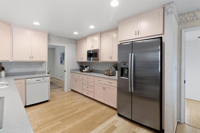 87 Breckenwood Way, Sacramento, CA 95864