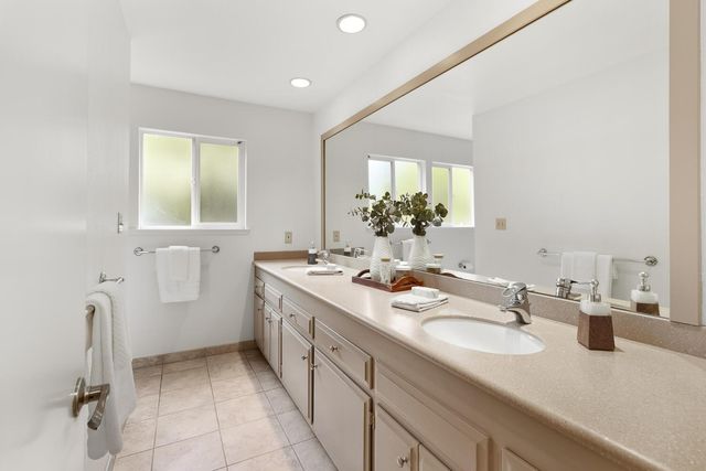 87 Breckenwood Way, Sacramento, CA 95864