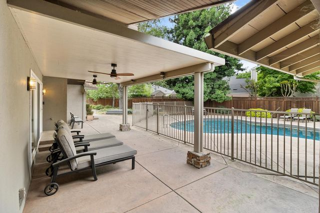 87 Breckenwood Way, Sacramento, CA 95864