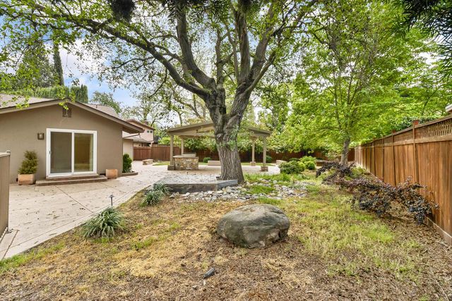 87 Breckenwood Way, Sacramento, CA 95864