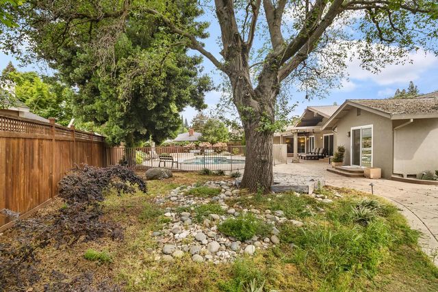 87 Breckenwood Way, Sacramento, CA 95864