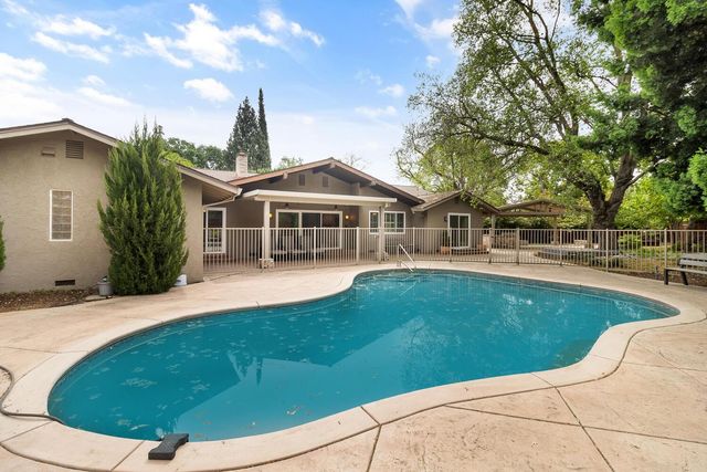 87 Breckenwood Way, Sacramento, CA 95864