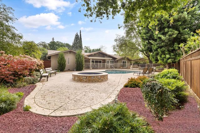 87 Breckenwood Way, Sacramento, CA 95864