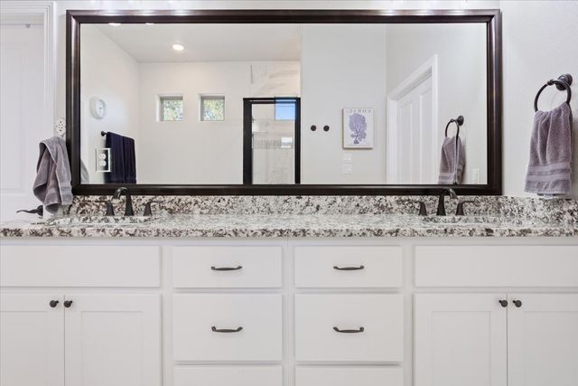 102 Rancho Del Lago Lane, Morgans Point Resort, TX 76513