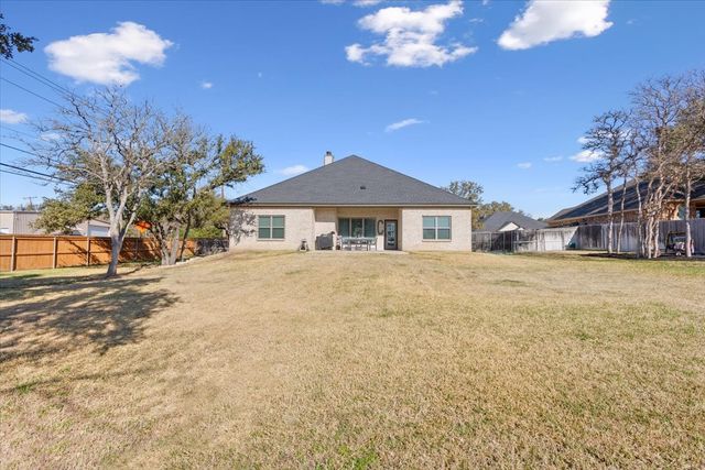 102 Rancho Del Lago Lane, Morgans Point Resort, TX 76513