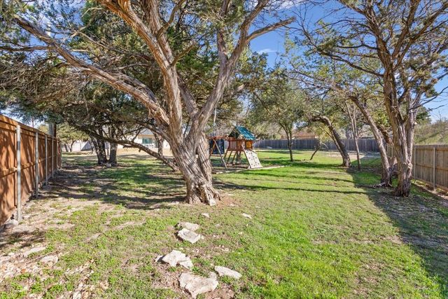 102 Rancho Del Lago Lane, Morgans Point Resort, TX 76513