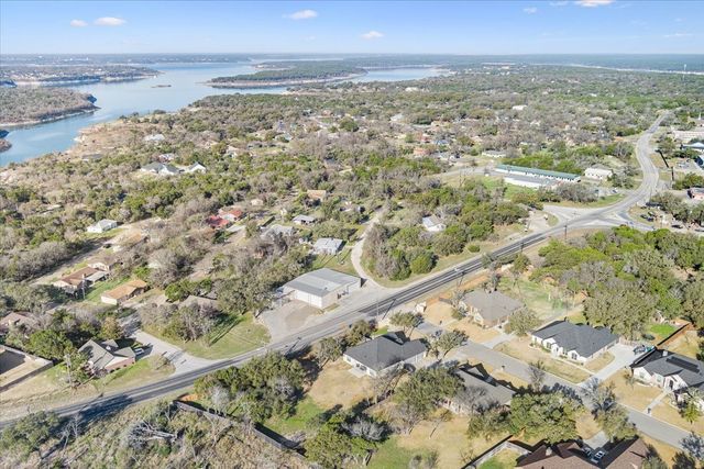 102 Rancho Del Lago Lane, Morgans Point Resort, TX 76513