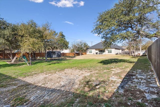 102 Rancho Del Lago Lane, Morgans Point Resort, TX 76513