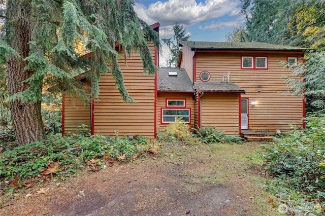 4752 NE Black Swan Lane, Olalla, WA 98359